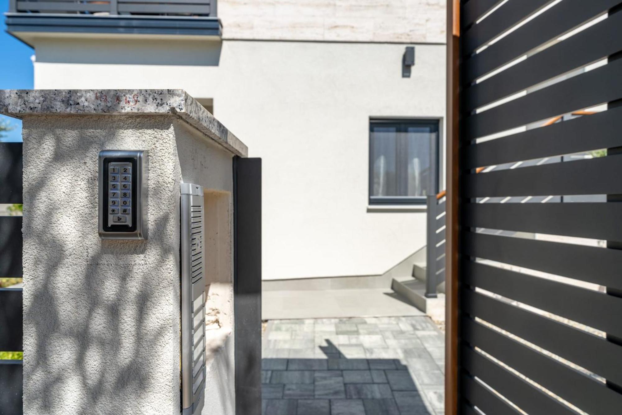 Residence Jonathan Biograd Na Moru Exteriér fotografie